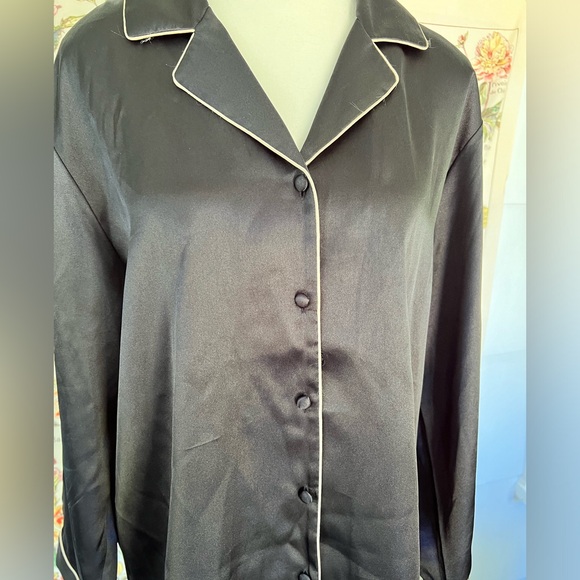 Women’s silk like PJ top. This black with white piping. Pit to pit 23”. On trend - Picture 5 of 5